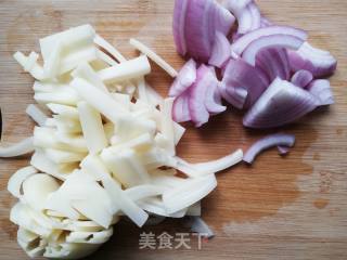 香菇肉片葱炒藕的做法步骤：2