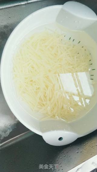 尖椒土豆丝的做法步骤：2