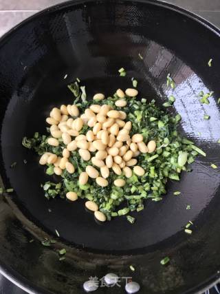 黄豆炒雪里蕻的做法步骤：4