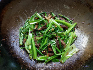 豆豉鲮鱼炒麦菜的做法步骤：6