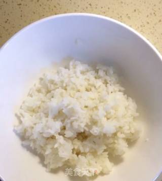 多彩肉松饭团的做法步骤：4