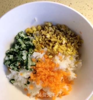 多彩肉松饭团的做法步骤：5