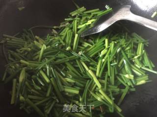 韭菜花炒肉丝的做法步骤：4