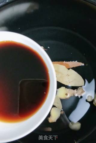 炖整鸡的做法步骤：3