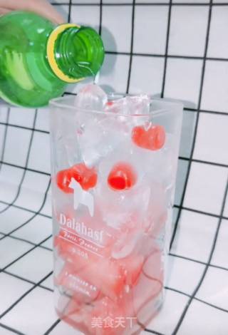 冰凉西瓜雪碧饮的做法步骤：3