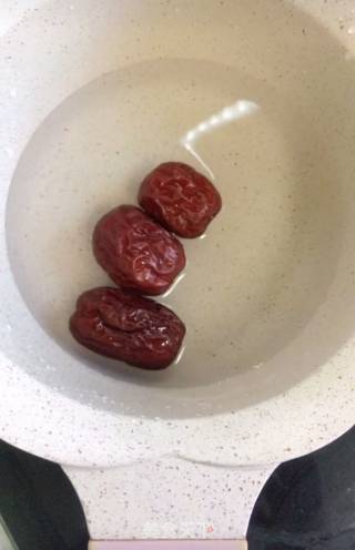 小米红枣粥的做法步骤：2