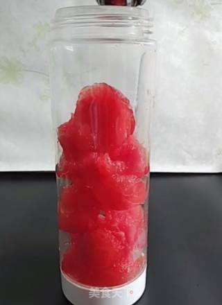 西瓜汽水的做法步骤：1