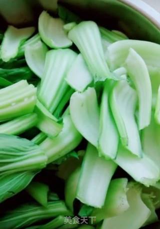 虾仁炒油菜的做法步骤：1