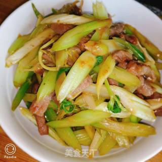 芹菜炒牛肉的做法步骤：8