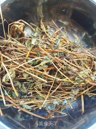 鱼腥草炖排骨的做法步骤：2