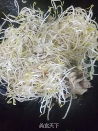 绿豆芽炒肉片的做法步骤：4