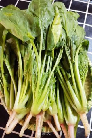 菠菜团子的做法步骤：1