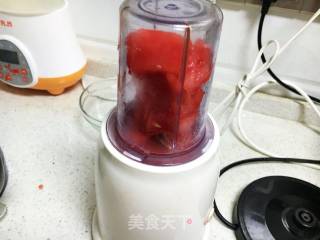 冰爽西瓜汁的做法步骤：2