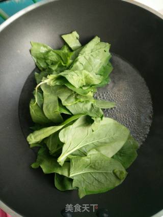 菠菜鸡蛋饼的做法步骤：2