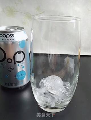 黄瓜柠檬泡泡水的做法步骤：1