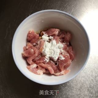 脆炒黄瓜条的做法步骤：2