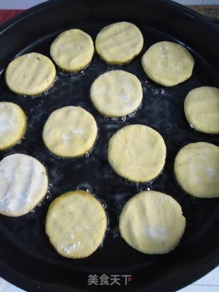 南瓜豆沙糯米饼的做法步骤：11