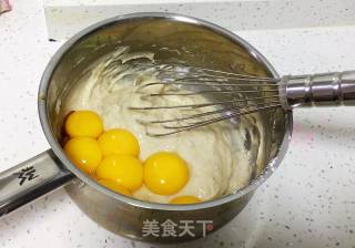 10寸香蕉泥戚风蛋糕的做法步骤：7