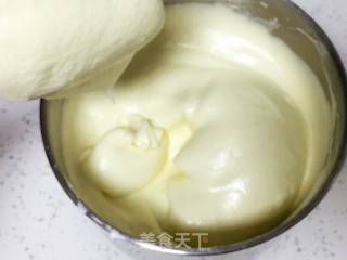 10寸香蕉泥戚风蛋糕的做法步骤：16