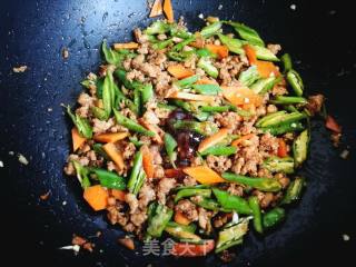 尖椒炒肉末的做法步骤：9