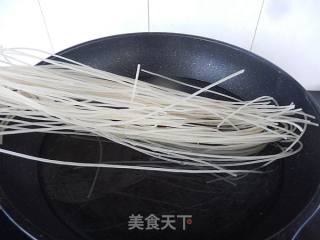 茄汁牛肉汤粉的做法步骤：2