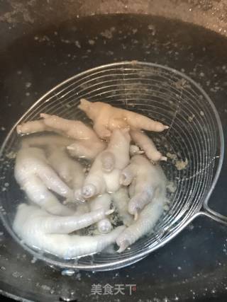 香辣鸡爪的做法步骤：7
