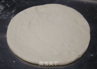菠萝披萨的做法步骤：2