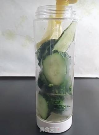 青瓜柠檬汁的做法步骤：3