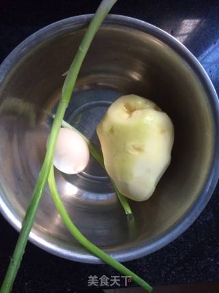 香煎土豆饼的做法步骤：1