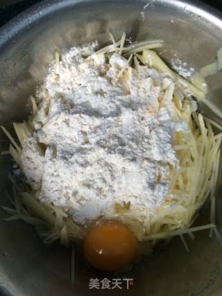 香煎土豆饼的做法步骤：3