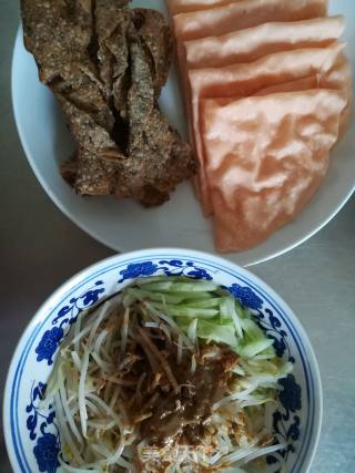绿豆芽拌黄瓜配蒸饼的做法步骤：5