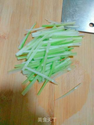 芹菜拌香干的做法步骤：9