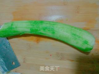 清煮丝瓜的做法步骤：1