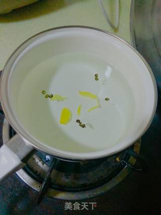 清煮丝瓜的做法步骤：3