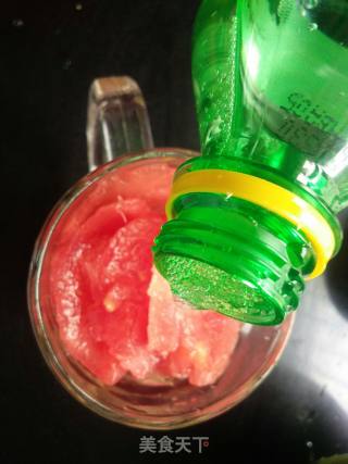 西瓜芒果雪碧饮的做法步骤：4