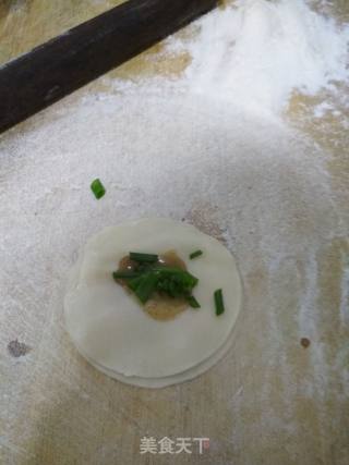 饺子皮鸡蛋饼的做法步骤：4