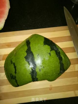 糖醋西瓜皮的做法步骤：1