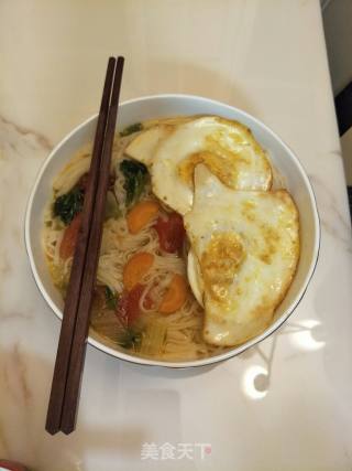 鸡蛋面的做法步骤：1