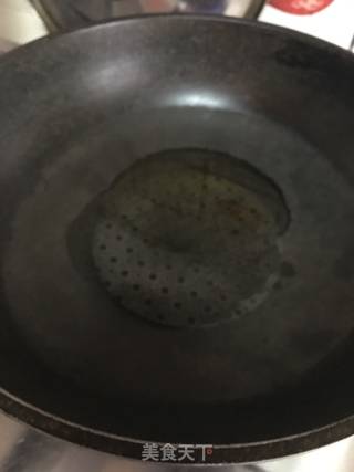 爆炒蚕蛹的做法步骤：4