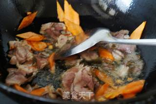 护心肉爆炒绿甘蓝的做法步骤：5