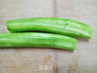 丝瓜烧豆果的做法步骤：2
