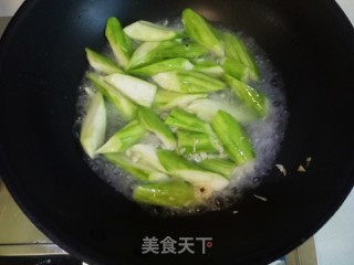 丝瓜烧豆果的做法步骤：8
