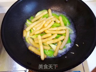 丝瓜烧豆果的做法步骤：9