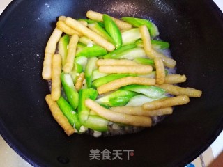 丝瓜烧豆果的做法步骤：10