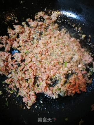 家常烂肉豇豆的做法步骤：2