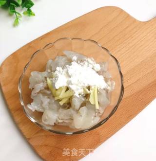 蛋饼夹肉的做法步骤：2