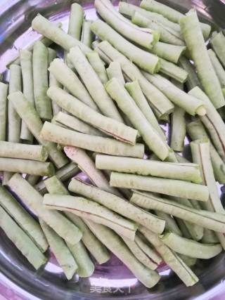 蒜香凉拌豆角的做法步骤：2