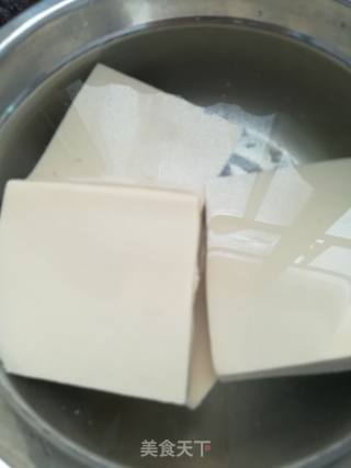 小米椒蒸水豆腐的做法步骤：1