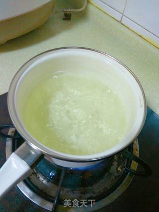 消夏饮品：蝶豆花蜂蜜牛奶的做法步骤：4