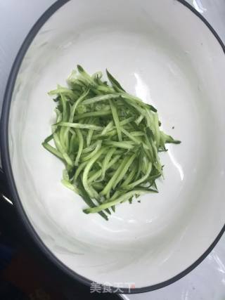 口水鸡的做法步骤：1